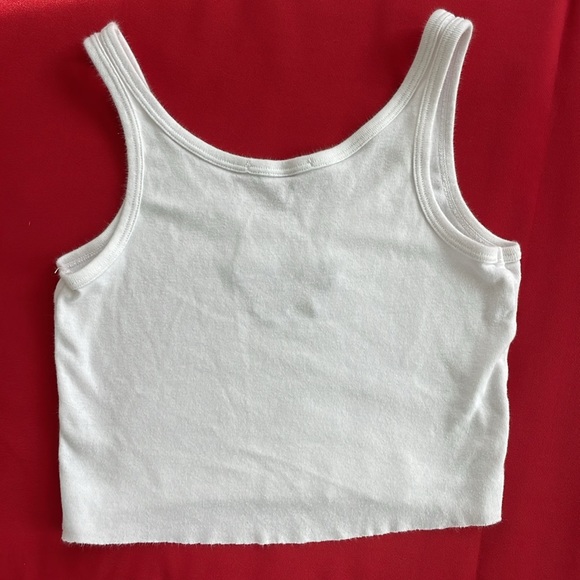 Brandy Melville butterfly tank - Picture 2 of 3